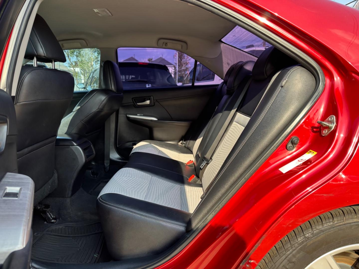 2014 Red /Black Toyota Camry SE (4T1BF1FK7EU) with an 2.5L L4 DOHC 16V engine, Automatic transmission, located at 1501 West 15th St., Houston, 77008, (713) 869-2925, 29.797941, -95.411789 - Photo#6