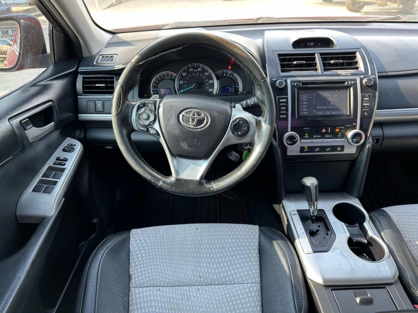 2014 Red /Black Toyota Camry SE (4T1BF1FK7EU) with an 2.5L L4 DOHC 16V engine, Automatic transmission, located at 1501 West 15th St., Houston, 77008, (713) 869-2925, 29.797941, -95.411789 - Photo#7