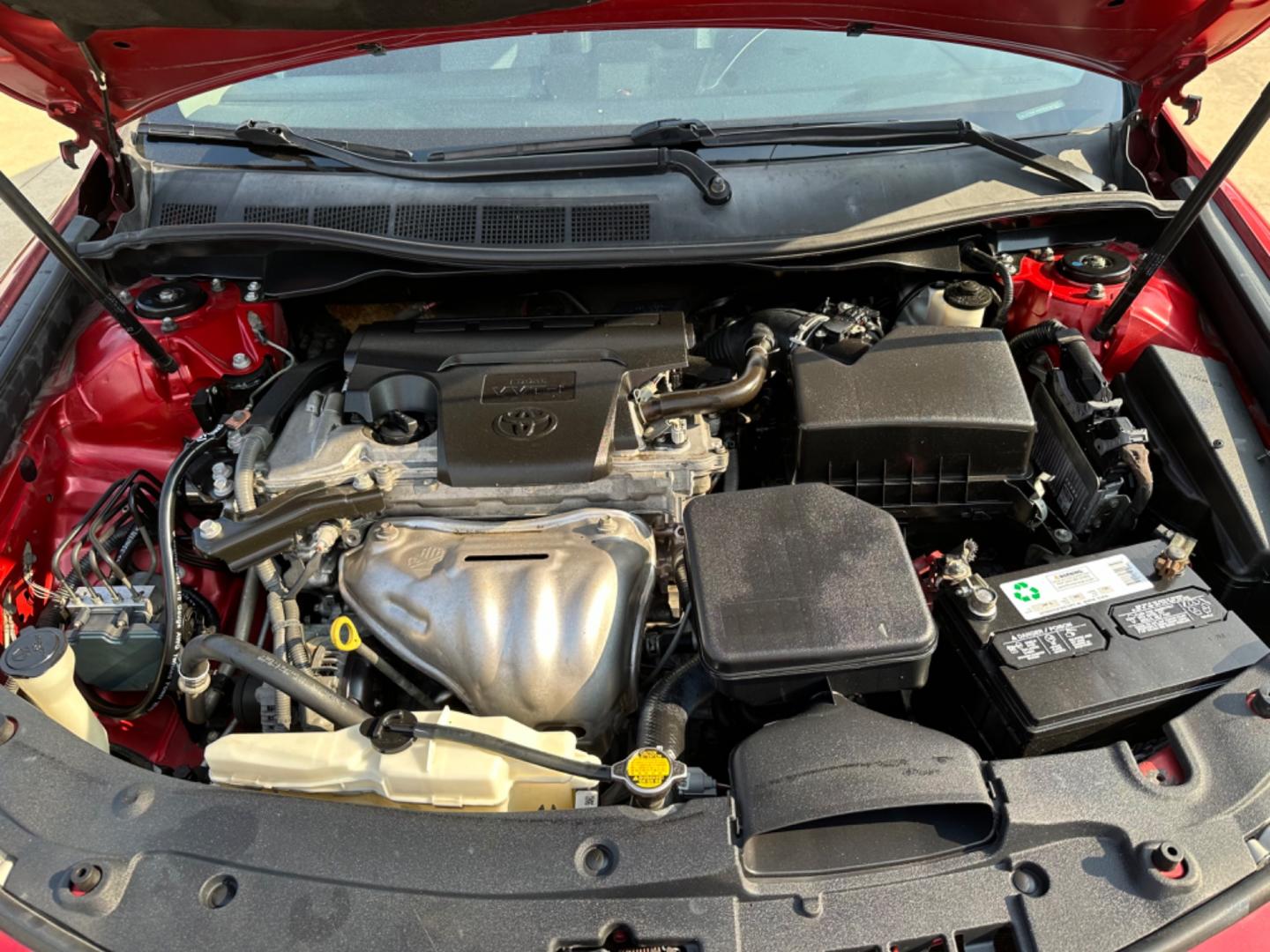 2014 Red /Black Toyota Camry SE (4T1BF1FK7EU) with an 2.5L L4 DOHC 16V engine, Automatic transmission, located at 1501 West 15th St., Houston, 77008, (713) 869-2925, 29.797941, -95.411789 - Photo#9