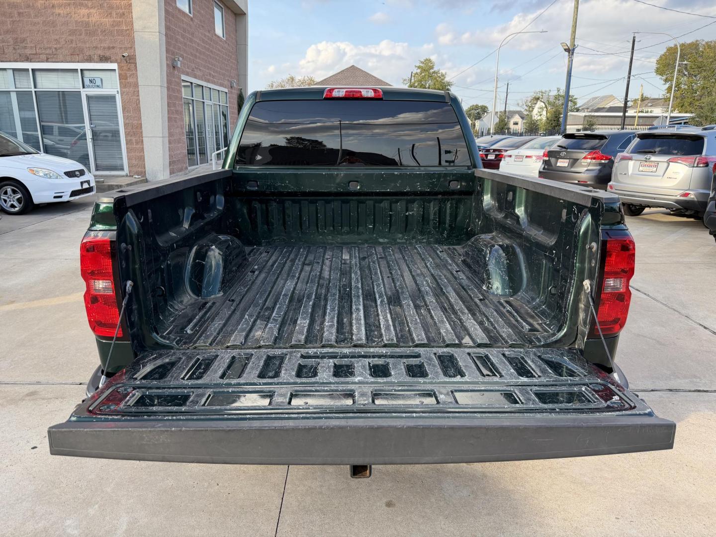 2014 Green /Black Chevrolet Silverado 1500 1LT Crew Cab 2WD (3GCPCREH2EG) with an 4.3L V6 OHV 12V engine, 6-Speed Automatic transmission, located at 1501 West 15th St., Houston, 77008, (713) 869-2925, 29.797941, -95.411789 - Photo#4