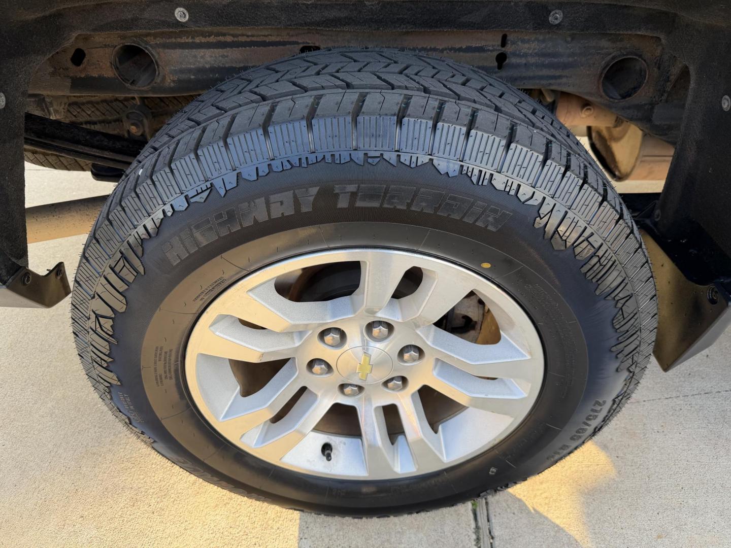 2014 Green /Black Chevrolet Silverado 1500 1LT Crew Cab 2WD (3GCPCREH2EG) with an 4.3L V6 OHV 12V engine, 6-Speed Automatic transmission, located at 1501 West 15th St., Houston, 77008, (713) 869-2925, 29.797941, -95.411789 - Photo#10