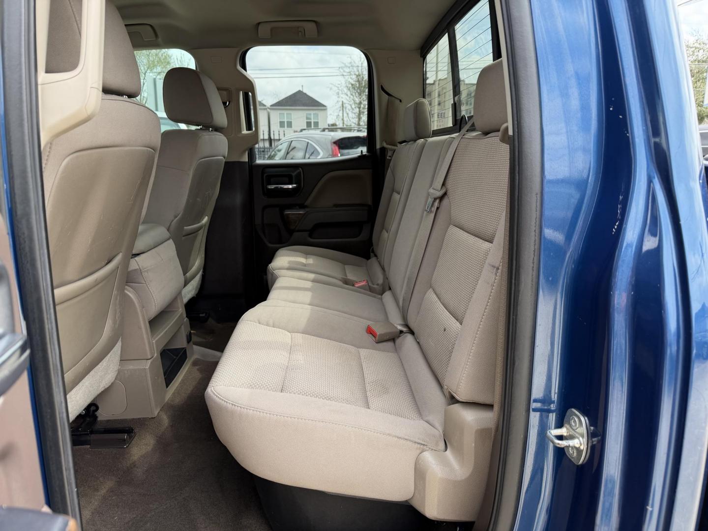 2015 Blue /Beige Chevrolet Silverado 1500 LT (1GCVKREC5FZ) with an 5.3L V8 OHV 16V engine, 6-Speed Automatic transmission, located at 1501 West 15th St., Houston, 77008, (713) 869-2925, 29.797941, -95.411789 - Photo#6