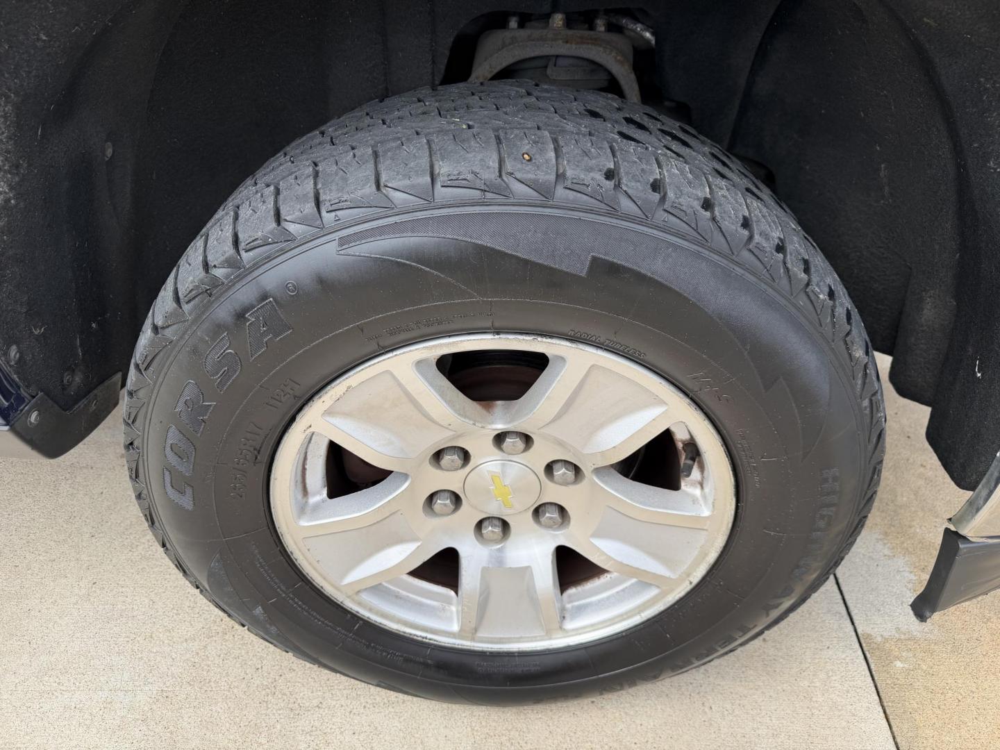 2015 Blue /Beige Chevrolet Silverado 1500 LT (1GCVKREC5FZ) with an 5.3L V8 OHV 16V engine, 6-Speed Automatic transmission, located at 1501 West 15th St., Houston, 77008, (713) 869-2925, 29.797941, -95.411789 - Photo#8