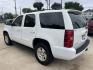 2009 White /Black Chevrolet Tahoe LT (1GNFK23009R) with an 5.3L V8 OHV 16V FFV engine, 4-Speed Automatic Overdrive transmission, located at 1501 West 15th St., Houston, 77008, (713) 869-2925, 29.797941, -95.411789- Photo#5
