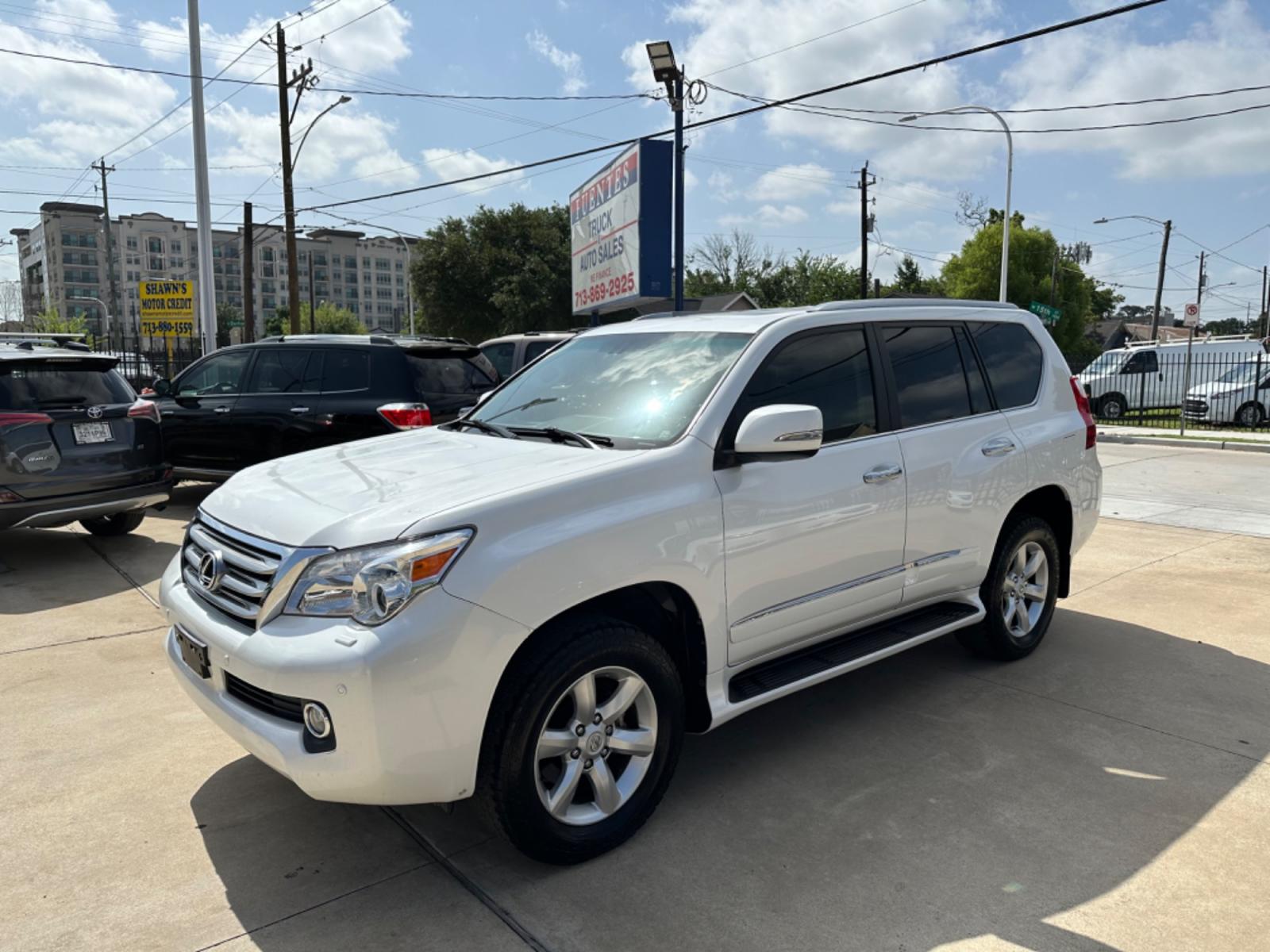 2011 White /Brown Lexus GX 460 Premium (JTJJM7FX3B5) with an 4.6L V8 DOHC 32V engine, 6-Speed Automatic transmission, located at 1501 West 15th St., Houston, 77008, (713) 869-2925, 29.797941, -95.411789 - Photo #0