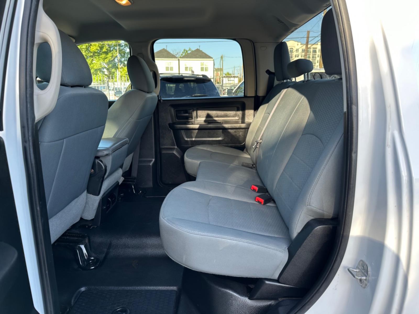 2014 White /Silver RAM 1500 Tradesman Crew Cab SWB 4WD (1C6RR7KG8ES) with an 3.6L V6 DOHC 24V FFV engine, 6-Speed Automatic transmission, located at 1501 West 15th St., Houston, 77008, (713) 869-2925, 29.797941, -95.411789 - Photo #7