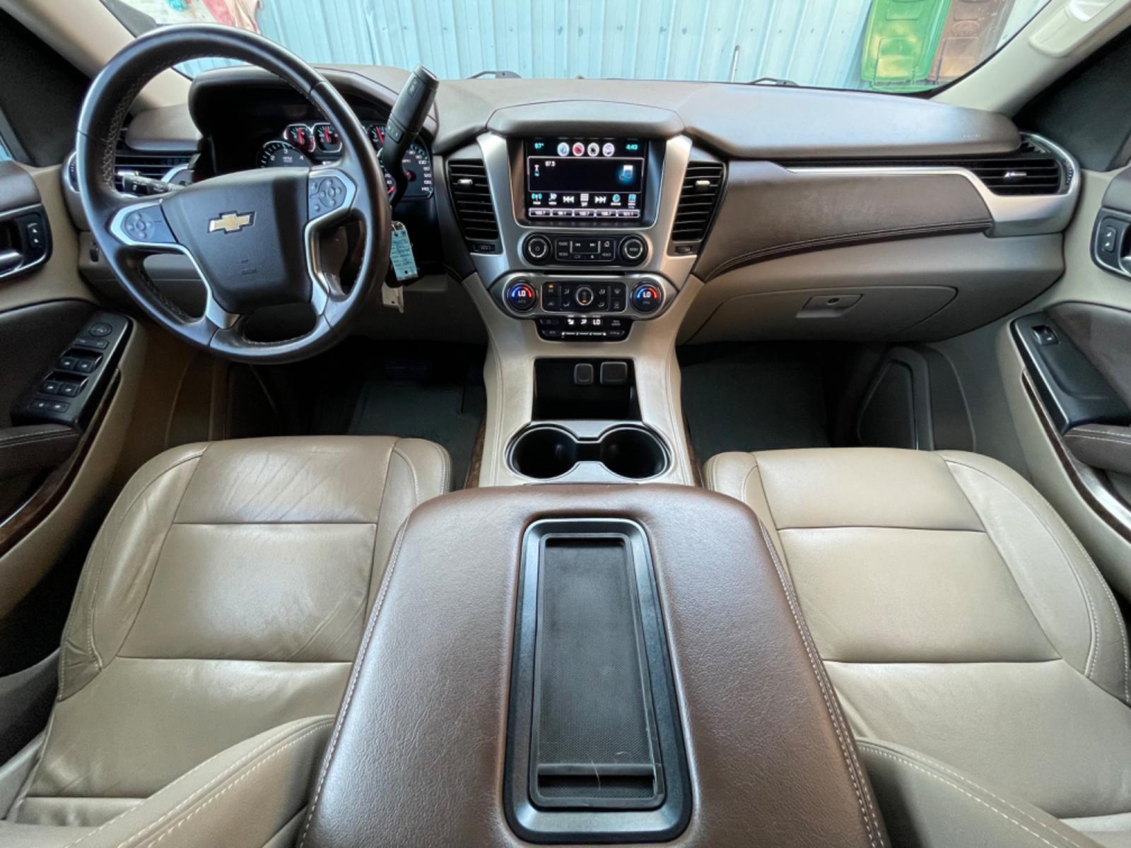 2016 Beige /Beige Chevrolet Tahoe LS 2WD (1GNSCAKCXGR) with an 5.3L V8 OHV 16V engine, 6A transmission, located at 1501 West 15th St., Houston, 77008, (713) 869-2925, 29.797941, -95.411789 - Photo #10
