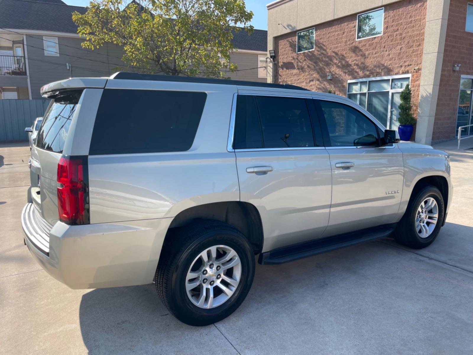 2016 Beige /Beige Chevrolet Tahoe LS 2WD (1GNSCAKCXGR) with an 5.3L V8 OHV 16V engine, 6A transmission, located at 1501 West 15th St., Houston, 77008, (713) 869-2925, 29.797941, -95.411789 - Photo #2