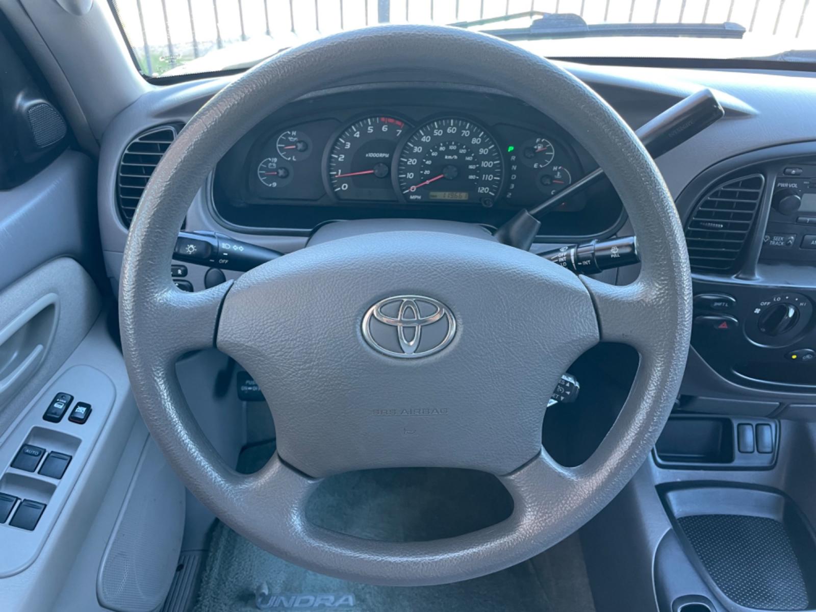 2006 White /Silver Toyota Tundra SR5 Double Cab (5TBET34126S) with an 4.7L V8 DOHC 32V engine, 5-Speed Automatic Overdrive transmission, located at 1501 West 15th St., Houston, 77008, (713) 869-2925, 29.797941, -95.411789 - Photo #9