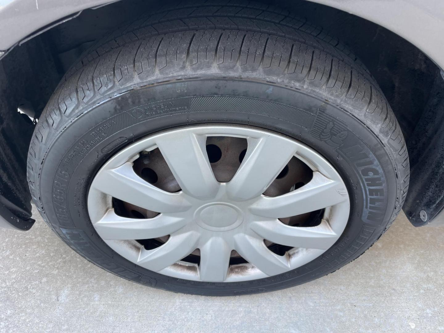 2008 Gray /Silver Toyota Corolla CE (1NXBR32E58Z) with an 1.8L L4 DOHC 16V engine, Automatic transmission, located at 1501 West 15th St., Houston, 77008, (713) 869-2925, 29.797941, -95.411789 - Photo#11