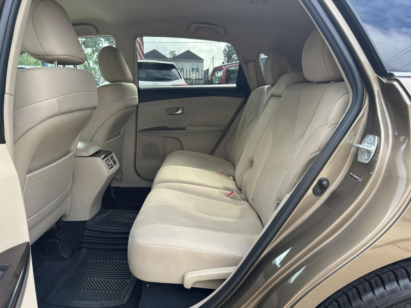 2011 Brown /Tan Toyota Venza Base (4T3ZA3BBXBU) with an 2.7L engine, Automatic transmission, located at 1501 West 15th St., Houston, 77008, (713) 869-2925, 29.797941, -95.411789 - Photo#5