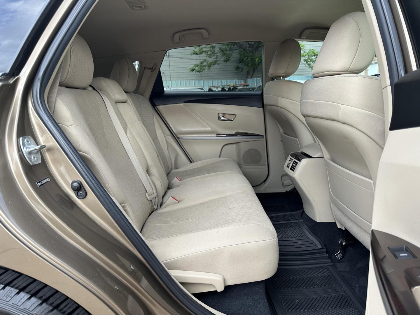 2011 Brown /Tan Toyota Venza Base (4T3ZA3BBXBU) with an 2.7L engine, Automatic transmission, located at 1501 West 15th St., Houston, 77008, (713) 869-2925, 29.797941, -95.411789 - Photo#7
