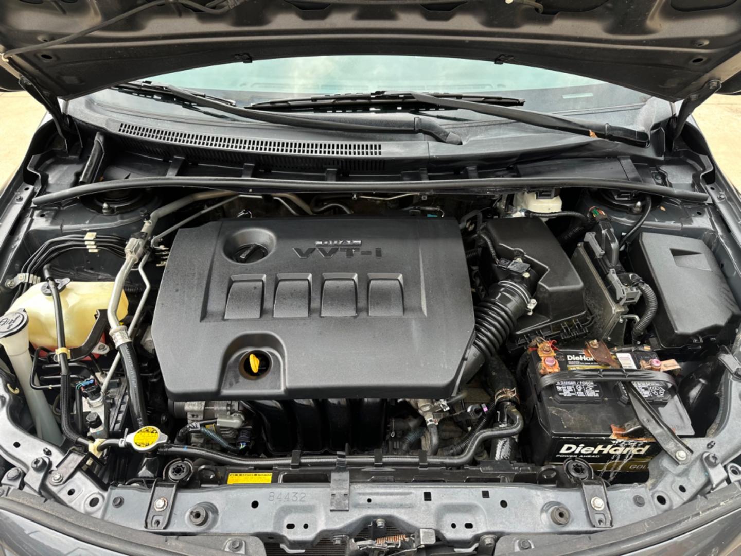 2012 Gray /Silver Toyota Corolla L (2T1BU4EE5CC) with an 1.8L engine, Automatic transmission, located at 1501 West 15th St., Houston, 77008, (713) 869-2925, 29.797941, -95.411789 - Photo#9