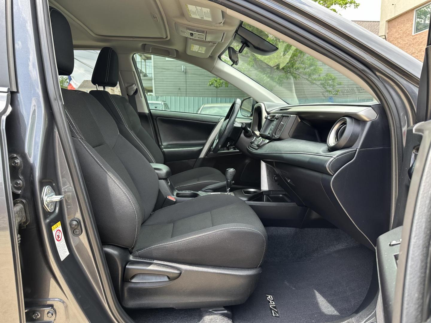 2018 Gray /Black Toyota RAV4 XLE FWD (2T3WFREV6JW) with an 2.5L L4 DOHC 16V engine, 6A transmission, located at 1501 West 15th St., Houston, 77008, (713) 869-2925, 29.797941, -95.411789 - Photo#7