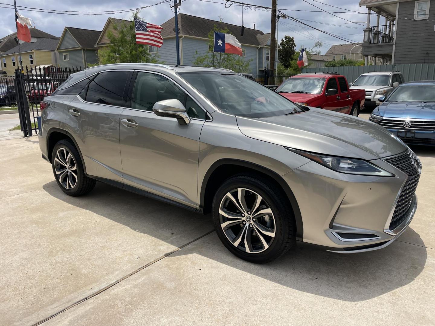 2020 Beige /White Lexus RX 350 FWD (2T2HZMAA2LC) with an 3.5L V6 DOHC 24V engine, 6A transmission, located at 1501 West 15th St., Houston, 77008, (713) 869-2925, 29.797941, -95.411789 - Photo#1