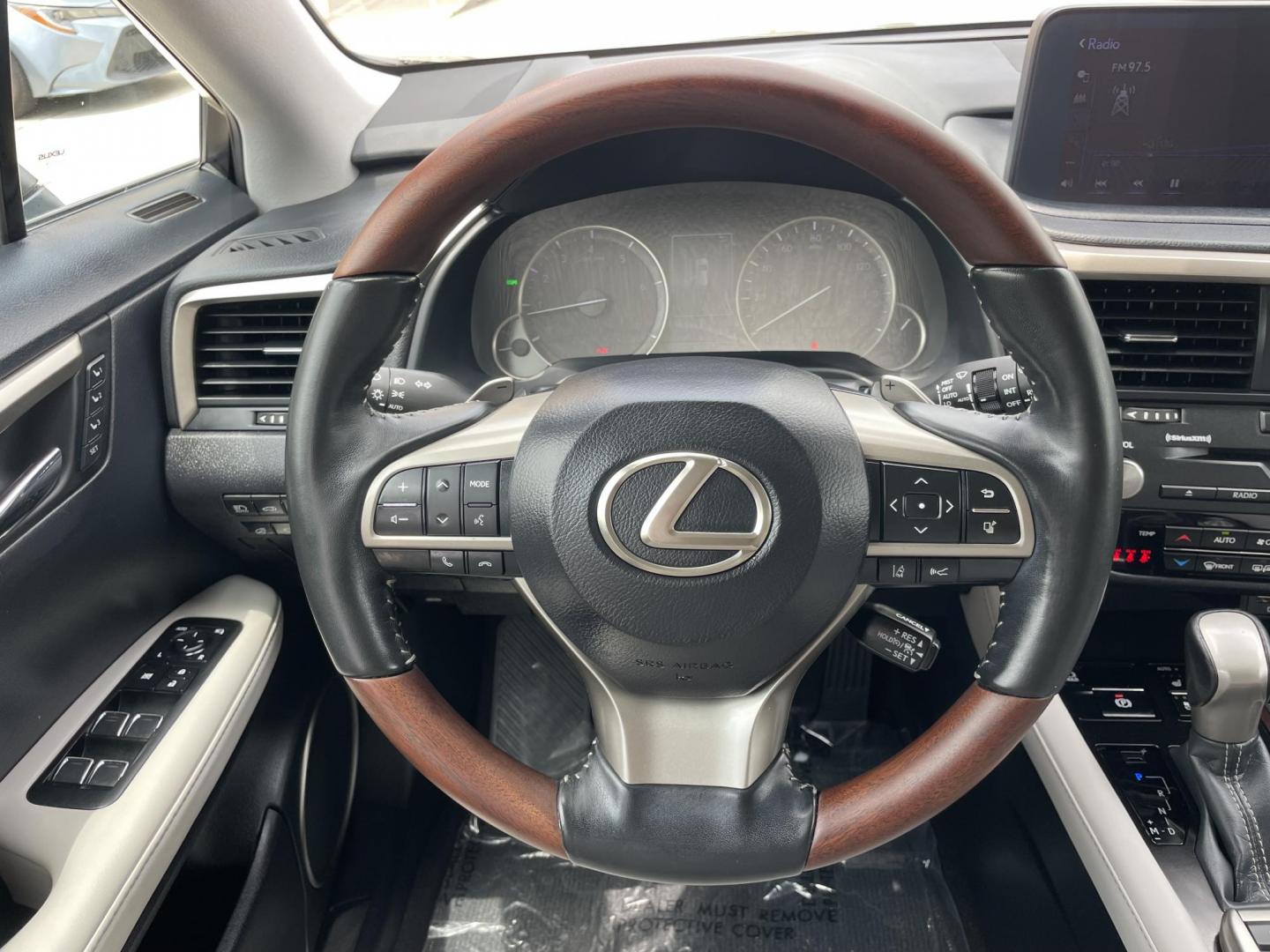 2020 Beige /White Lexus RX 350 FWD (2T2HZMAA2LC) with an 3.5L V6 DOHC 24V engine, 6A transmission, located at 1501 West 15th St., Houston, 77008, (713) 869-2925, 29.797941, -95.411789 - Photo#10