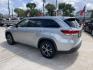 2017 Silver /Silver Toyota Highlander LE FWD I4 (5TDZARFH1HS) with an 2.7L L4 DOHC 16V engine, 6A transmission, located at 1501 West 15th St., Houston, 77008, (713) 869-2925, 29.797941, -95.411789 - Photo#3