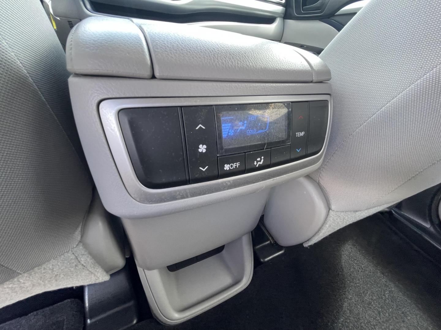 2017 Silver /Silver Toyota Highlander LE FWD I4 (5TDZARFH1HS) with an 2.7L L4 DOHC 16V engine, 6A transmission, located at 1501 West 15th St., Houston, 77008, (713) 869-2925, 29.797941, -95.411789 - Photo#12