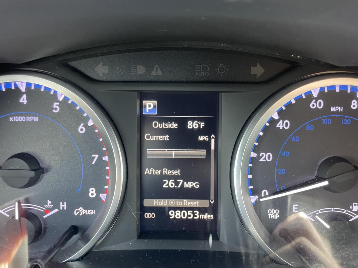 2017 Silver /Silver Toyota Highlander LE FWD I4 (5TDZARFH1HS) with an 2.7L L4 DOHC 16V engine, 6A transmission, located at 1501 West 15th St., Houston, 77008, (713) 869-2925, 29.797941, -95.411789 - Photo#14