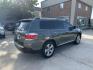 2013 Green /Black Toyota Highlander Limited 2WD (5TDYK3EH2DS) with an 3.5L V6 DOHC 24V engine, 5-Speed Automatic transmission, located at 1501 West 15th St., Houston, 77008, (713) 869-2925, 29.797941, -95.411789 - Photo#2