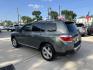 2013 Green /Black Toyota Highlander Limited 2WD (5TDYK3EH2DS) with an 3.5L V6 DOHC 24V engine, 5-Speed Automatic transmission, located at 1501 West 15th St., Houston, 77008, (713) 869-2925, 29.797941, -95.411789 - Photo#3