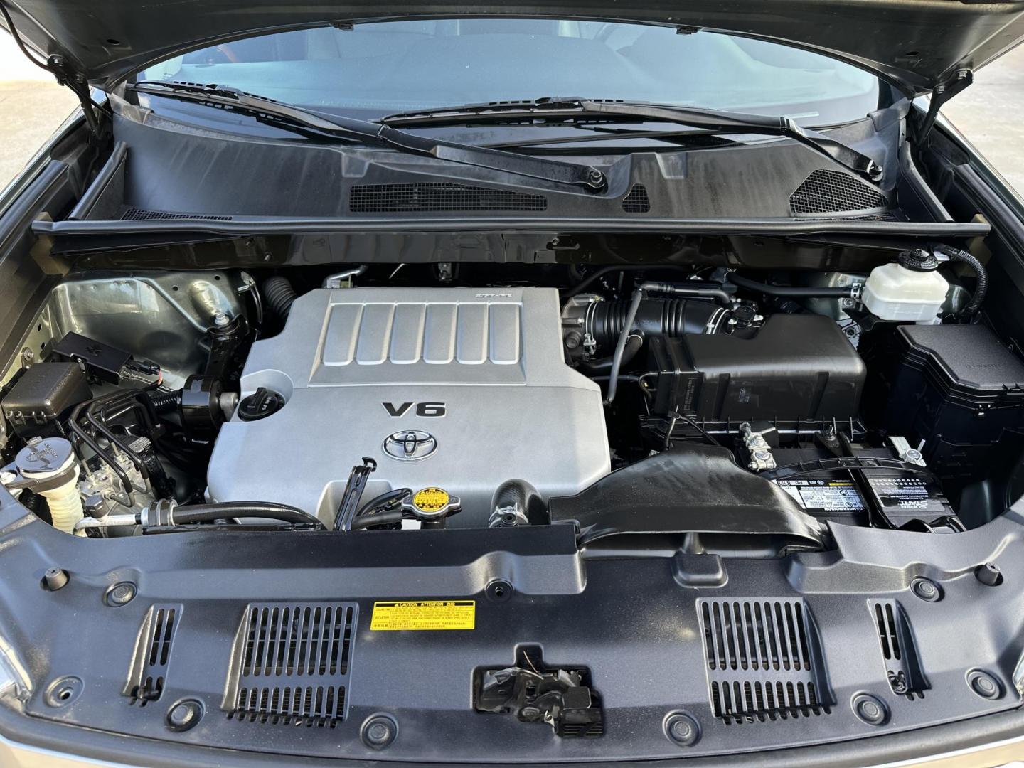 2013 Green /Black Toyota Highlander Limited 2WD (5TDYK3EH2DS) with an 3.5L V6 DOHC 24V engine, 5-Speed Automatic transmission, located at 1501 West 15th St., Houston, 77008, (713) 869-2925, 29.797941, -95.411789 - Photo#11