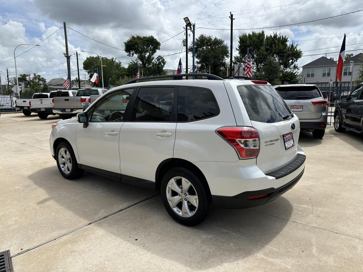 2015 White /Grey Subaru Forester 2.5i Premium (JF2SJADC8FH) with an 2.5L H4 SOHC 16V engine, 6-Speed Automatic transmission, located at 1501 West 15th St., Houston, 77008, (713) 869-2925, 29.797941, -95.411789 - Photo#3