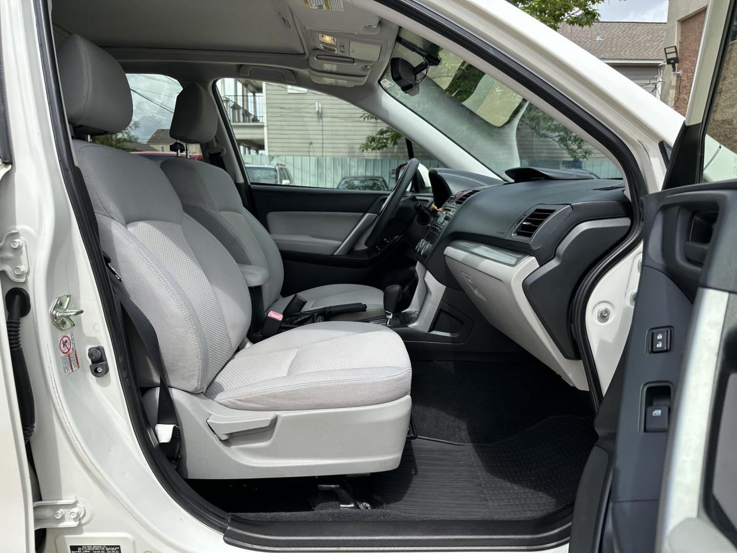 2015 White /Grey Subaru Forester 2.5i Premium (JF2SJADC8FH) with an 2.5L H4 SOHC 16V engine, 6-Speed Automatic transmission, located at 1501 West 15th St., Houston, 77008, (713) 869-2925, 29.797941, -95.411789 - Photo#4