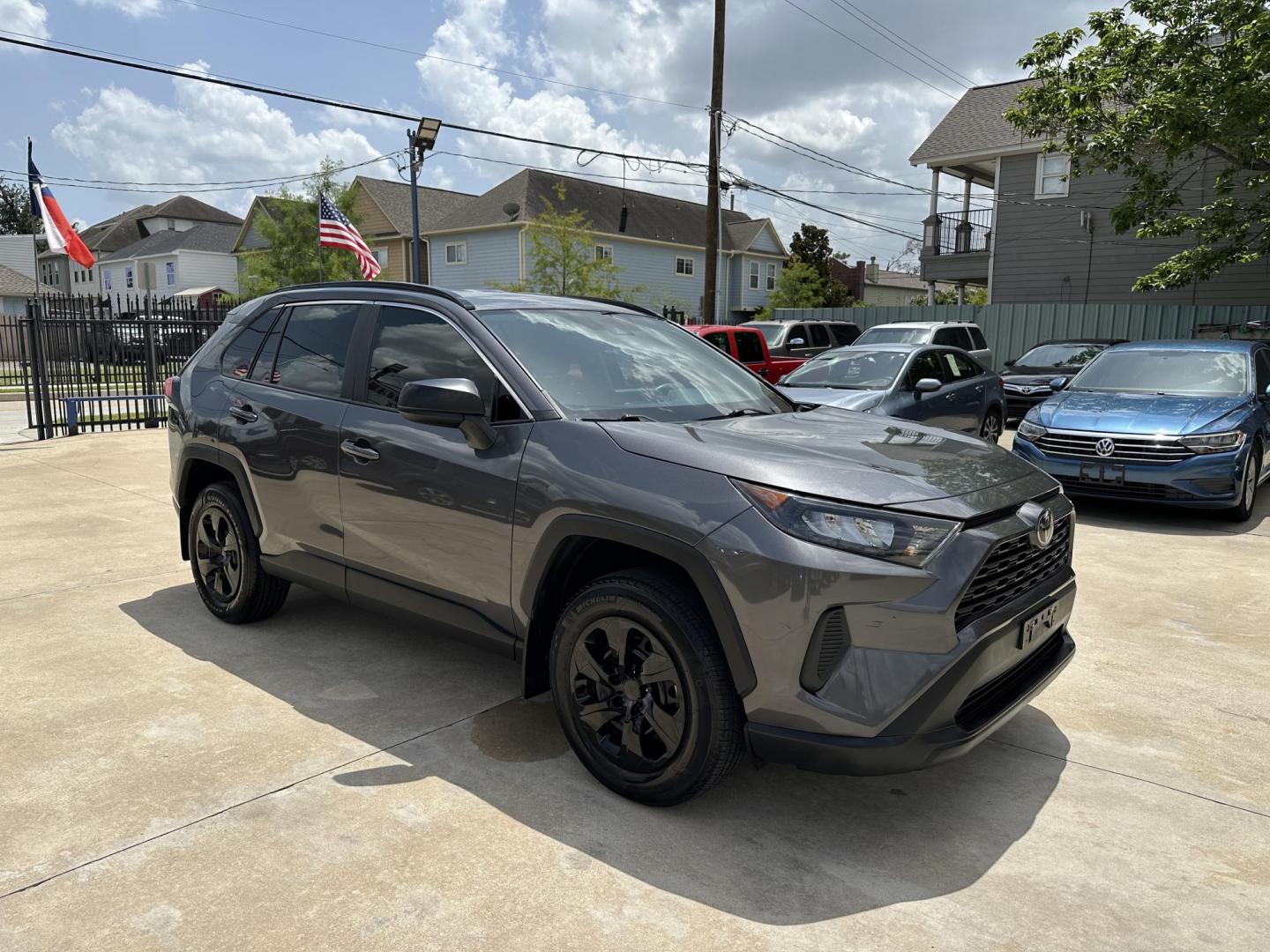 2021 Gray /Black Toyota RAV4 LE (2T3H1RFVXMC) with an 2.5L L4 DOHC 16V engine, 8A transmission, located at 1501 West 15th St., Houston, 77008, (713) 869-2925, 29.797941, -95.411789 - Photo#1