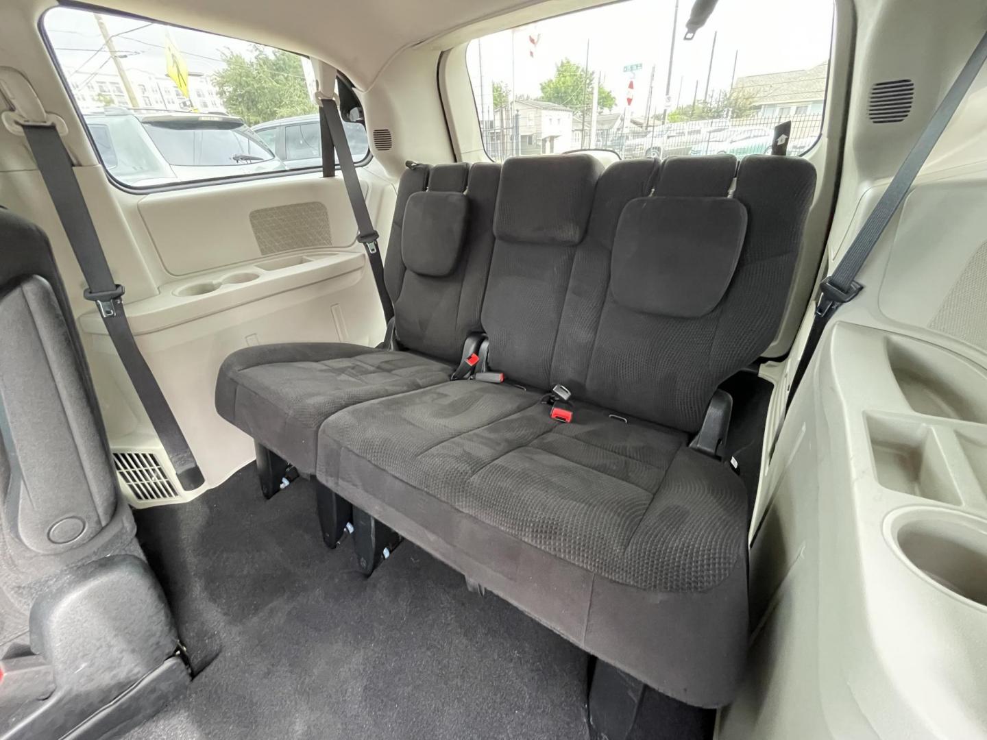 2014 Blue /Black Dodge Grand Caravan SE (2C4RDGBG7ER) with an 3.6L V6 DOHC 24V engine, 6-Speed Automatic transmission, located at 1501 West 15th St., Houston, 77008, (713) 869-2925, 29.797941, -95.411789 - Photo#6