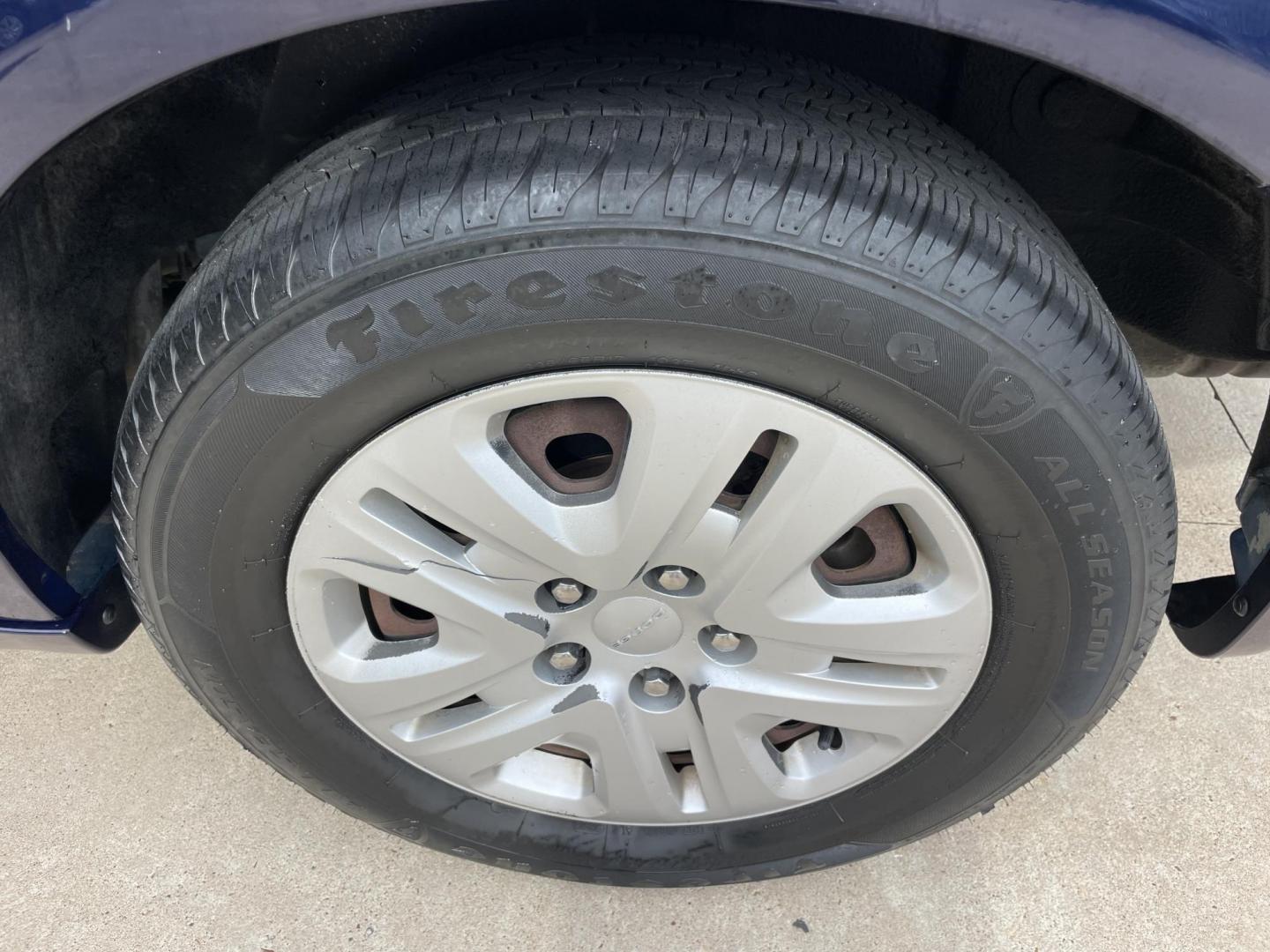 2014 Blue /Black Dodge Grand Caravan SE (2C4RDGBG7ER) with an 3.6L V6 DOHC 24V engine, 6-Speed Automatic transmission, located at 1501 West 15th St., Houston, 77008, (713) 869-2925, 29.797941, -95.411789 - Photo#15