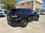 2017 Black /Black Toyota Highlander SE FWD V6 (5TDKZRFH7HS) with an 3.5L V6 DOHC 24V engine, 6A transmission, located at 1501 West 15th St., Houston, 77008, (713) 869-2925, 29.797941, -95.411789 - Photo#2