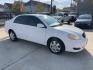 2006 White /Beige Toyota Corolla CE (1NXBR30E66Z) with an 1.8L L4 DOHC 16V engine, Automatic transmission, located at 1501 West 15th St., Houston, 77008, (713) 869-2925, 29.797941, -95.411789 - Photo#2