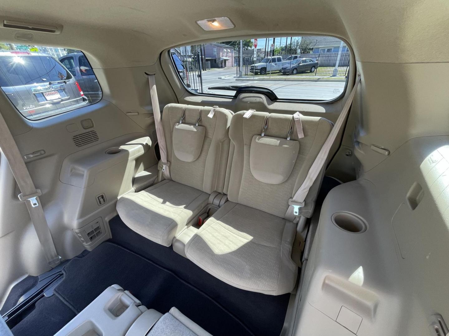 2011 Blue /Beige Toyota Highlander Base 2WD V6 (5TDZK3EH1BS) with an 3.5L V6 DOHC 24V engine, 5-Speed Automatic transmission, located at 1501 West 15th St., Houston, 77008, (713) 869-2925, 29.797941, -95.411789 - Photo#6