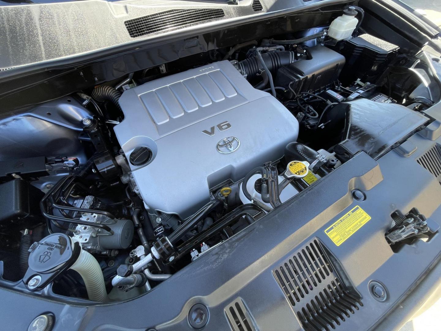 2011 Blue /Beige Toyota Highlander Base 2WD V6 (5TDZK3EH1BS) with an 3.5L V6 DOHC 24V engine, 5-Speed Automatic transmission, located at 1501 West 15th St., Houston, 77008, (713) 869-2925, 29.797941, -95.411789 - Photo#16