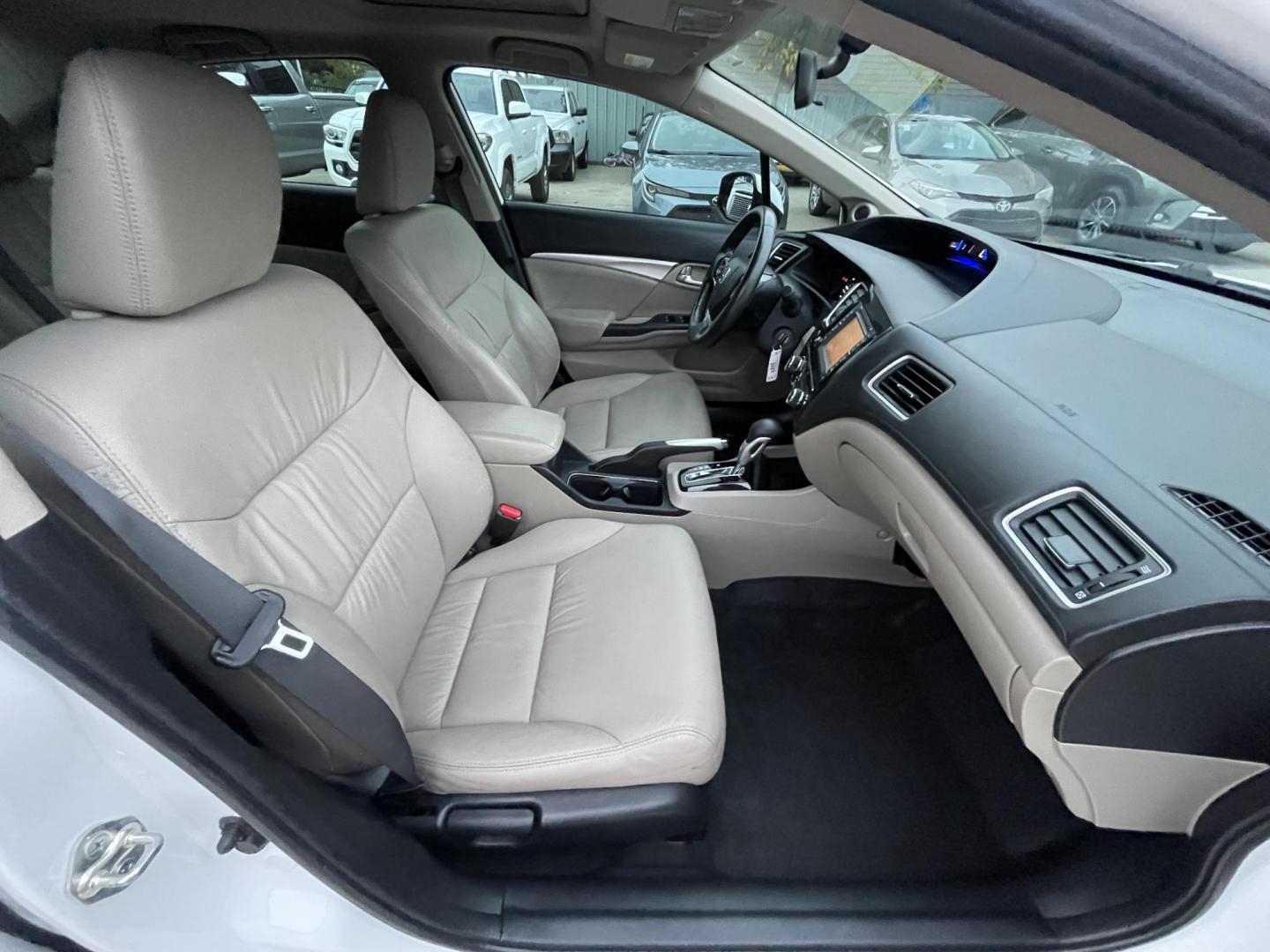 2013 White /Silver Honda Civic EX-L Sedan 5-Speed AT (19XFB2F99DE) with an 1.8L L4 SOHC 16V engine, 5-Speed Automatic transmission, located at 1501 West 15th St., Houston, 77008, (713) 869-2925, 29.797941, -95.411789 - Photo#10