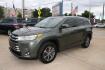 2017 Green /Silver Toyota Highlander SE FWD V6 (5TDKZRFH2HS) with an 3.5L V6 DOHC 24V engine, 6A transmission, located at 1501 West 15th St., Houston, 77008, (713) 869-2925, 29.797941, -95.411789 - Photo#0