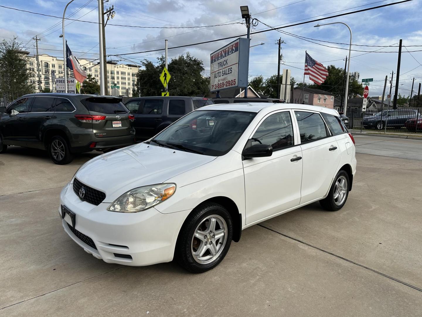 2003 White /Grey Toyota Matrix 2WD (2T1KR32E13C) with an 1.8L L4 DOHC 16V engine, Automatic transmission, located at 1501 West 15th St., Houston, 77008, (713) 869-2925, 29.797941, -95.411789 - Photo#0