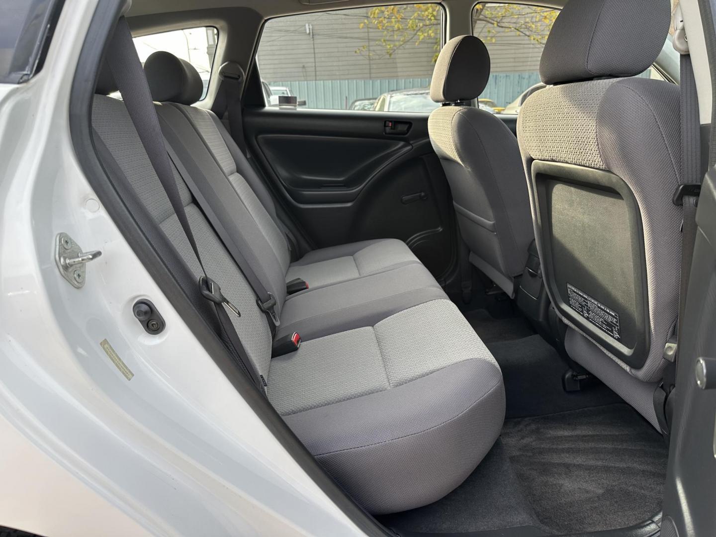 2003 White /Grey Toyota Matrix 2WD (2T1KR32E13C) with an 1.8L L4 DOHC 16V engine, Automatic transmission, located at 1501 West 15th St., Houston, 77008, (713) 869-2925, 29.797941, -95.411789 - Photo#6