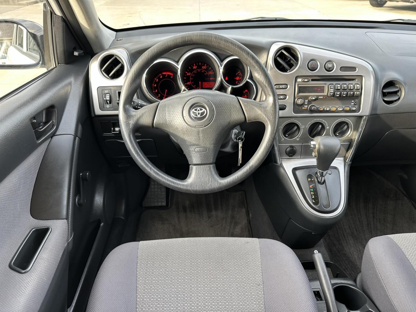 2003 White /Grey Toyota Matrix 2WD (2T1KR32E13C) with an 1.8L L4 DOHC 16V engine, Automatic transmission, located at 1501 West 15th St., Houston, 77008, (713) 869-2925, 29.797941, -95.411789 - Photo#8