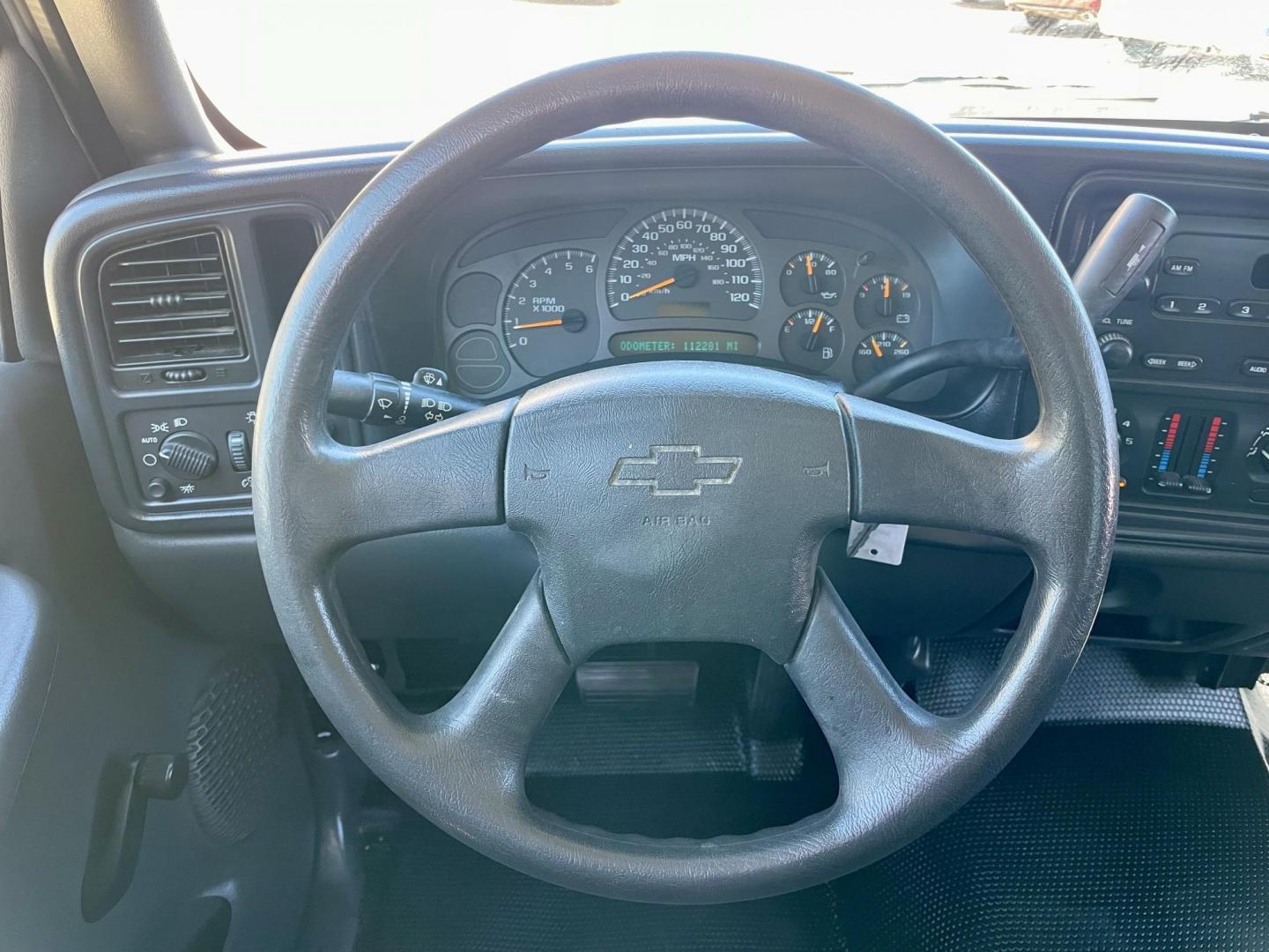 2004 White /Black Chevrolet Silverado 1500 Ext. Cab Long Bed 2WD (1GCEC19X74Z) with an 4.3L V6 OHV 12V engine, 4-Speed Automatic Overdrive transmission, located at 1501 West 15th St., Houston, 77008, (713) 869-2925, 29.797941, -95.411789 - Photo#16