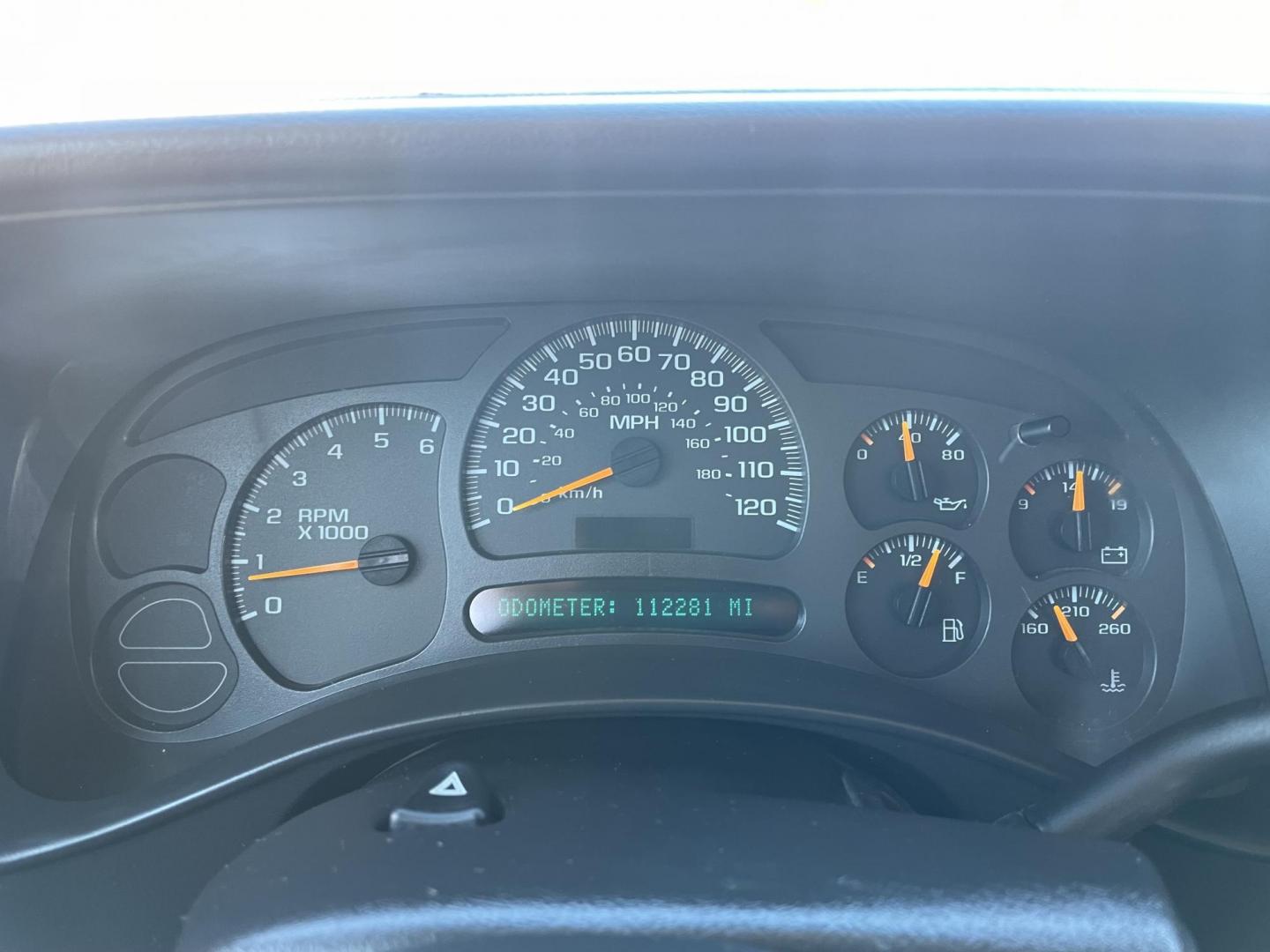 2004 White /Black Chevrolet Silverado 1500 Ext. Cab Long Bed 2WD (1GCEC19X74Z) with an 4.3L V6 OHV 12V engine, 4-Speed Automatic Overdrive transmission, located at 1501 West 15th St., Houston, 77008, (713) 869-2925, 29.797941, -95.411789 - Photo#18