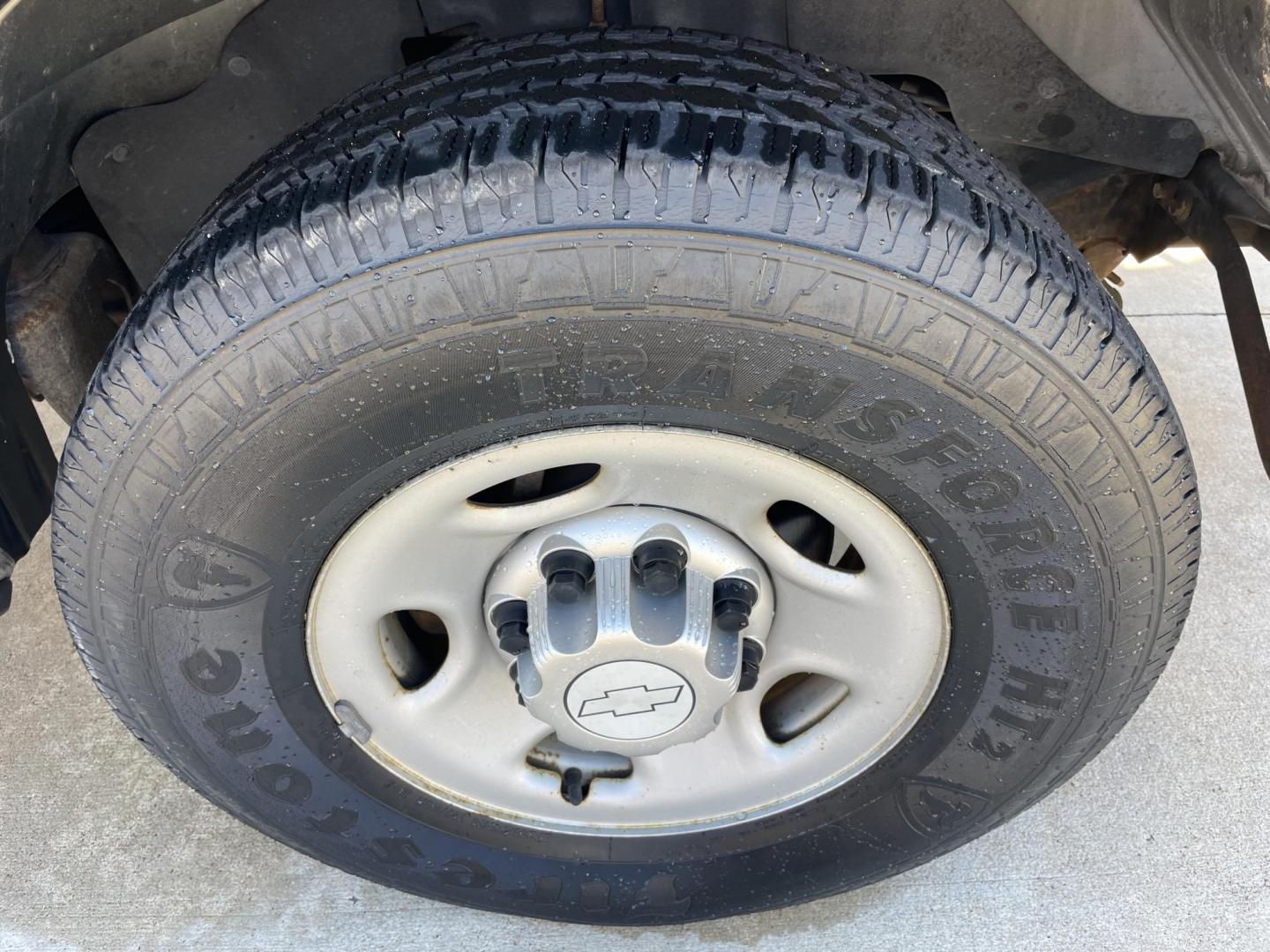 2014 Gray /Silver Chevrolet Express 3500 Cargo Extended (1GCZGUFG0E1) with an 6.0L V8 OHV 16V FFV engine, 6-Speed Automatic transmission, located at 1501 West 15th St., Houston, 77008, (713) 869-2925, 29.797941, -95.411789 - Photo#6