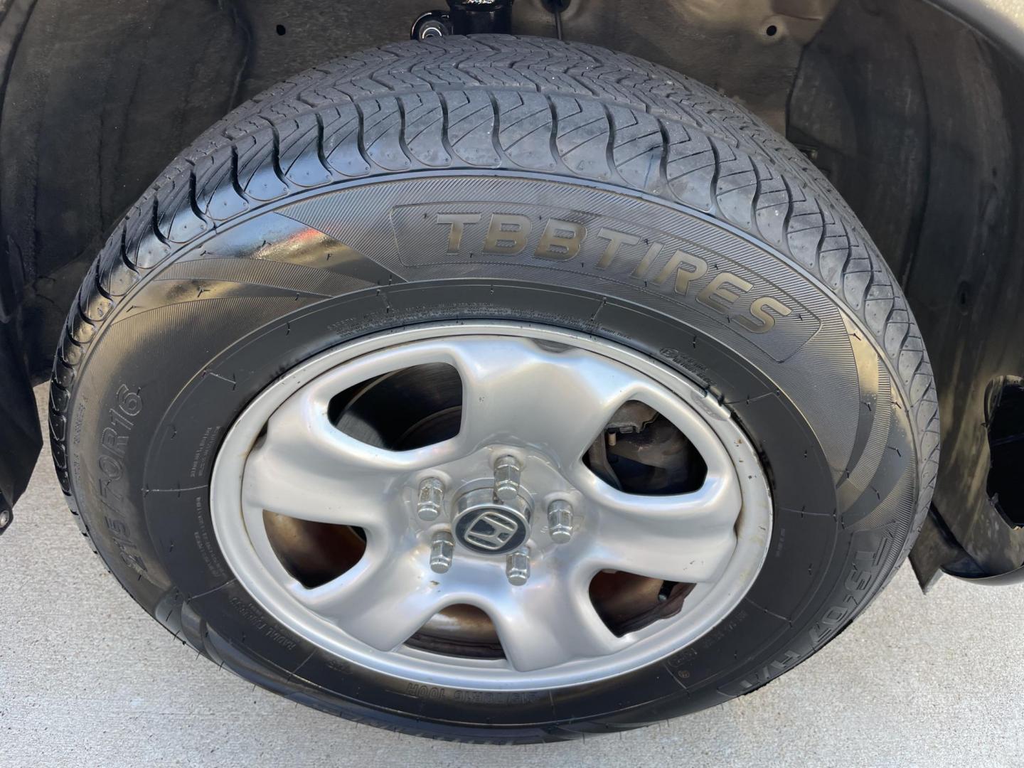 2014 Gray /Silver Honda CR-V LX 4WD 5-Speed AT (2HKRM4H38EH) with an 2.4L L4 DOHC 16V engine, 5-Speed Automatic transmission, located at 1501 West 15th St., Houston, 77008, (713) 869-2925, 29.797941, -95.411789 - Photo#7