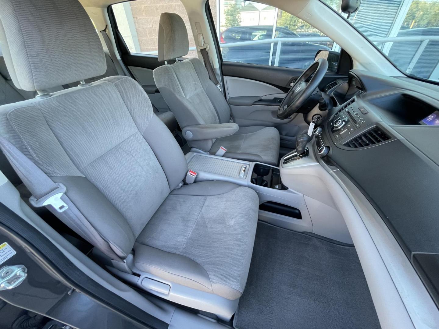 2014 Gray /Silver Honda CR-V LX 4WD 5-Speed AT (2HKRM4H38EH) with an 2.4L L4 DOHC 16V engine, 5-Speed Automatic transmission, located at 1501 West 15th St., Houston, 77008, (713) 869-2925, 29.797941, -95.411789 - Photo#12