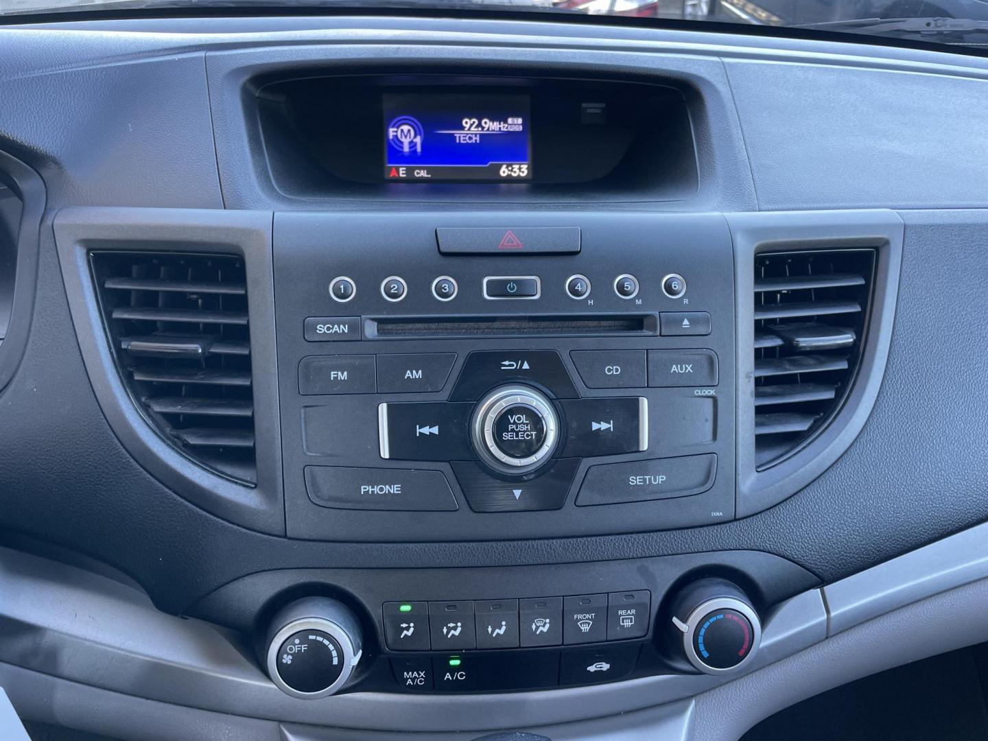 2014 Gray /Silver Honda CR-V LX 4WD 5-Speed AT (2HKRM4H38EH) with an 2.4L L4 DOHC 16V engine, 5-Speed Automatic transmission, located at 1501 West 15th St., Houston, 77008, (713) 869-2925, 29.797941, -95.411789 - Photo#16