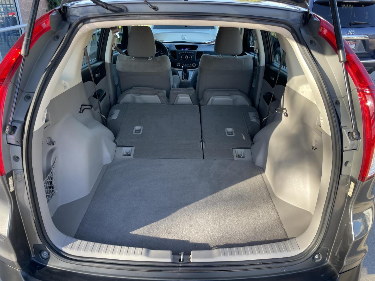 2014 Gray /Silver Honda CR-V LX 4WD 5-Speed AT (2HKRM4H38EH) with an 2.4L L4 DOHC 16V engine, 5-Speed Automatic transmission, located at 1501 West 15th St., Houston, 77008, (713) 869-2925, 29.797941, -95.411789 - Photo#20