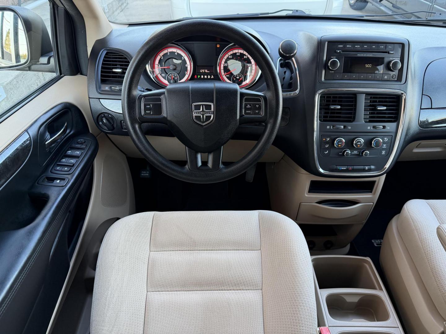 2014 Beige /Beige Dodge Grand Caravan SE (2C4RDGBG1ER) with an 3.6L V6 DOHC 24V engine, 6-Speed Automatic transmission, located at 1501 West 15th St., Houston, 77008, (713) 869-2925, 29.797941, -95.411789 - Photo#10