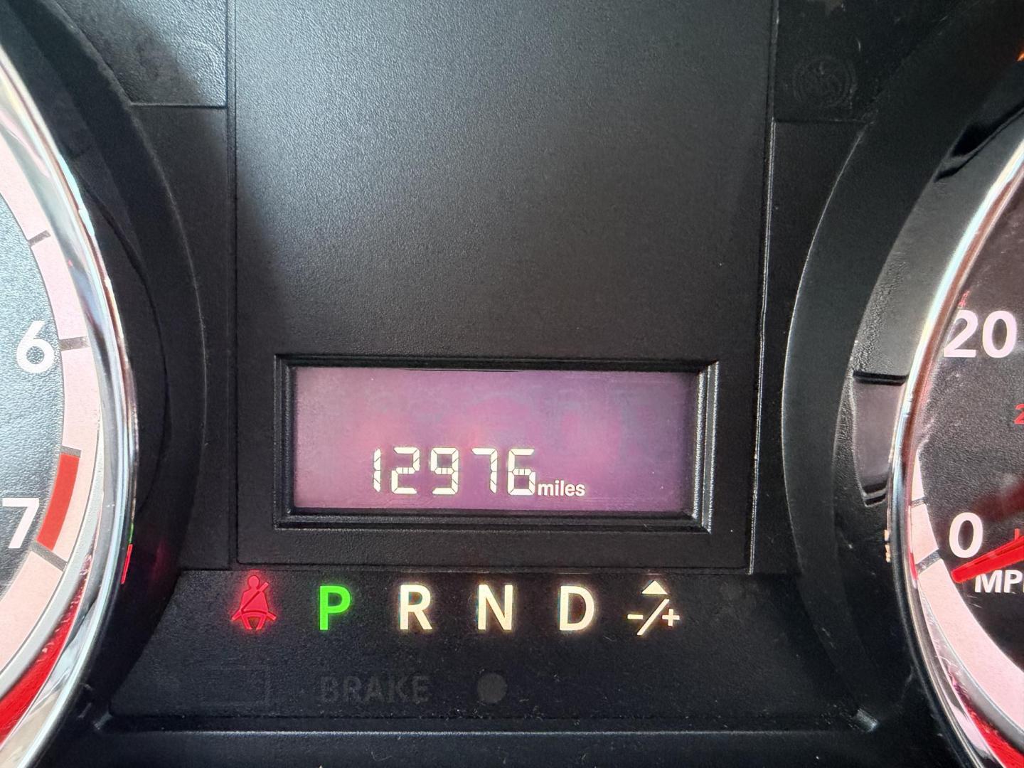 2014 Beige /Beige Dodge Grand Caravan SE (2C4RDGBG1ER) with an 3.6L V6 DOHC 24V engine, 6-Speed Automatic transmission, located at 1501 West 15th St., Houston, 77008, (713) 869-2925, 29.797941, -95.411789 - Photo#11