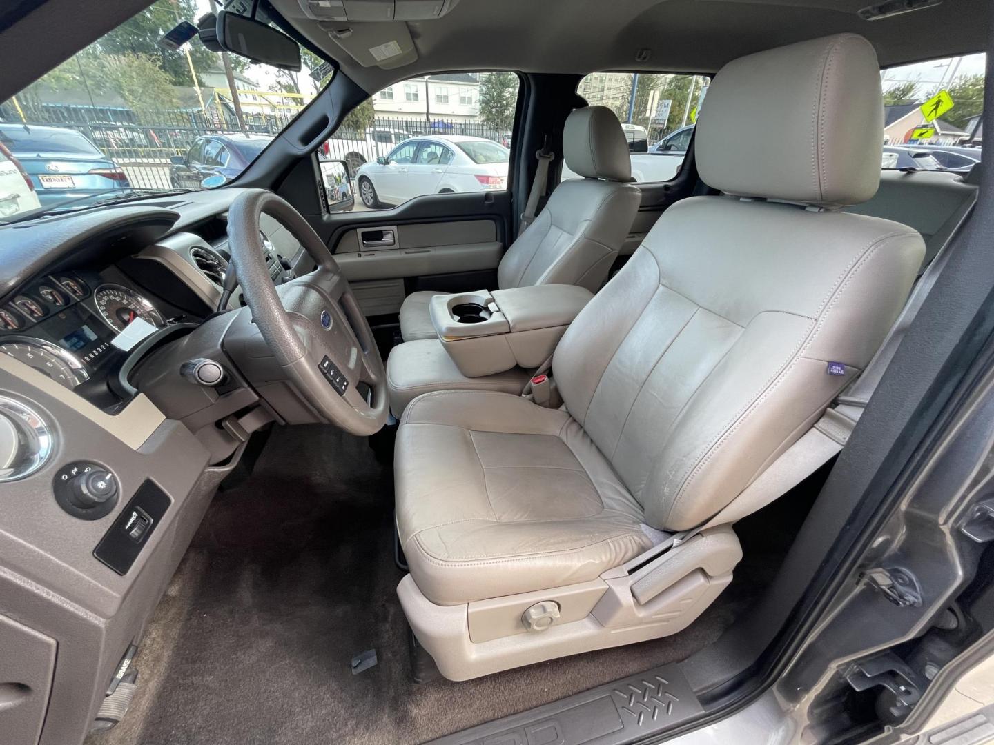 2010 Gray /Silver Ford F-150 Lariat SuperCrew 5.5-ft. Bed 2WD (1FTEW1C86AF) with an 4.6L V8 SOHC 24V engine, 4-Speed Automatic transmission, located at 1501 West 15th St., Houston, 77008, (713) 869-2925, 29.797941, -95.411789 - Photo#8